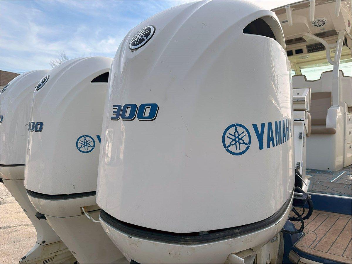 Buy a yacht 2019 SCOUT 355 LXF