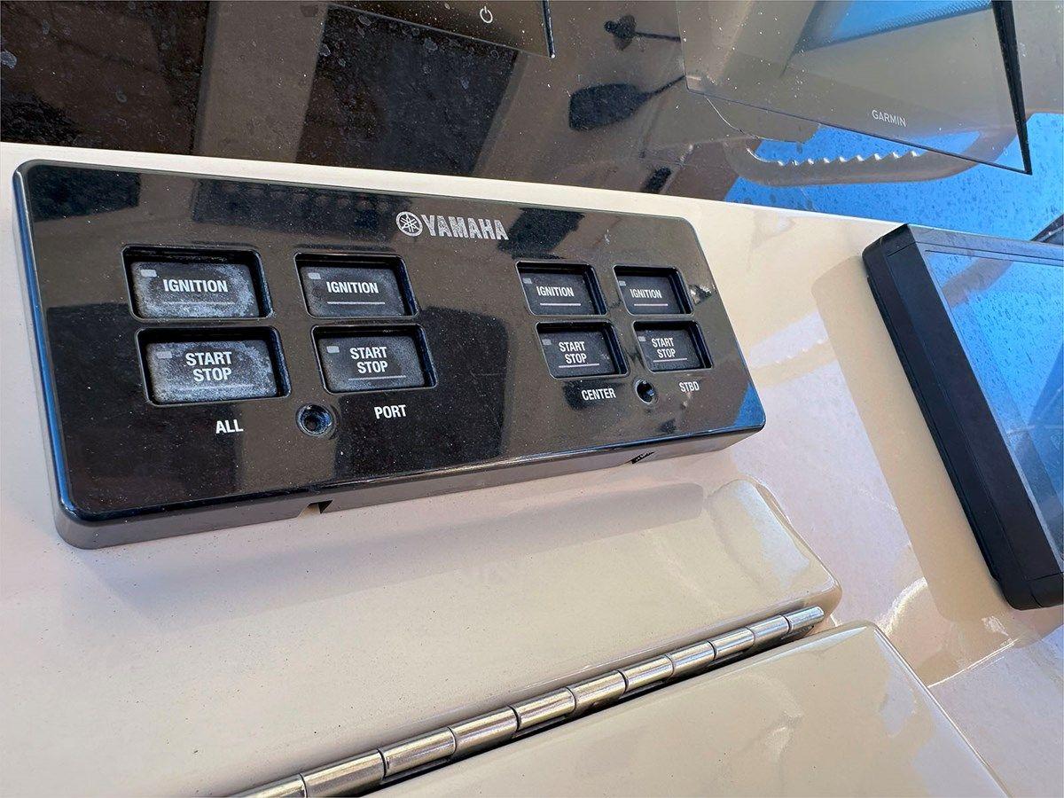 2019 SCOUT 355 LXF yacht sale