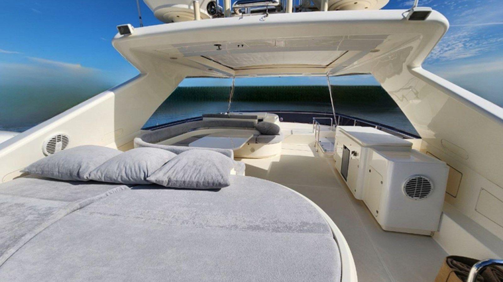 best yacht sales deals Ferretti 830 83