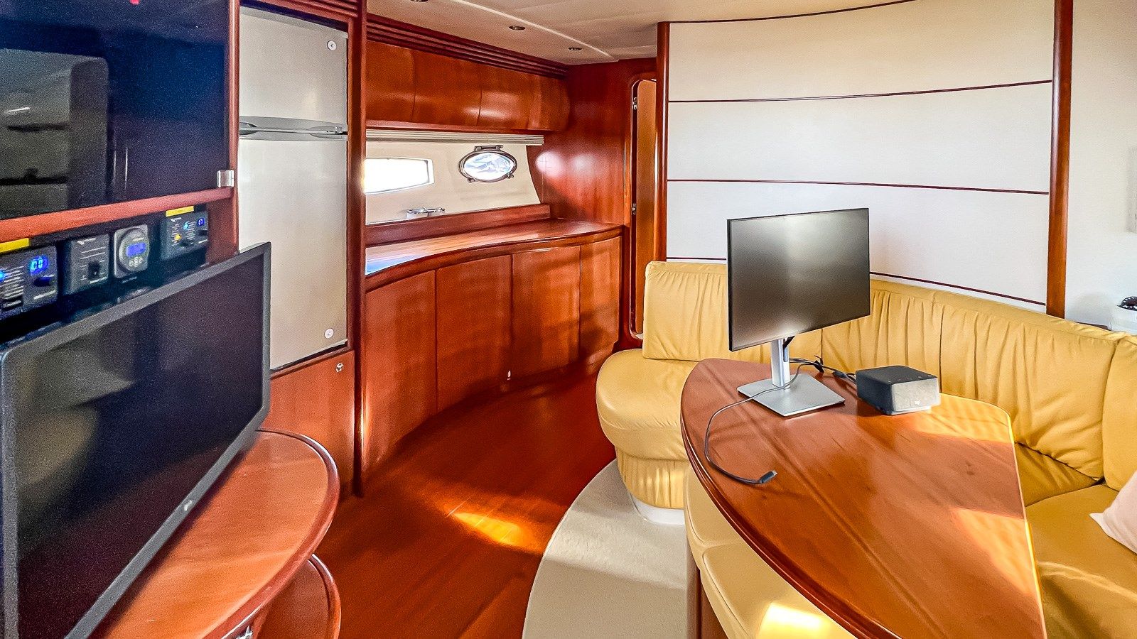 Продажа яхты TBA 2007