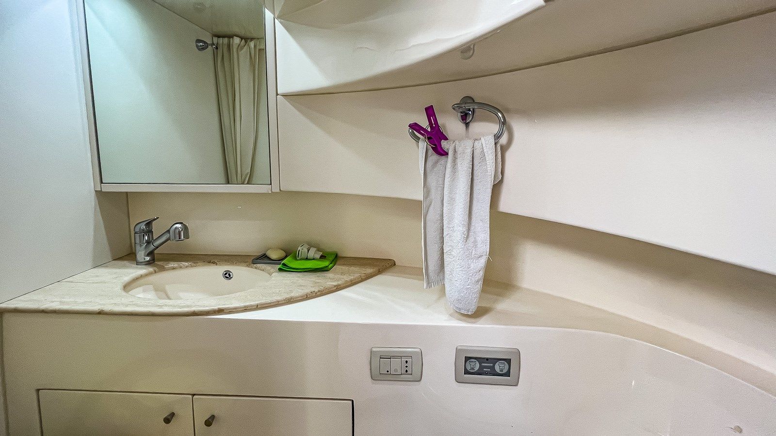 Продажа яхты TBA - PERSHING