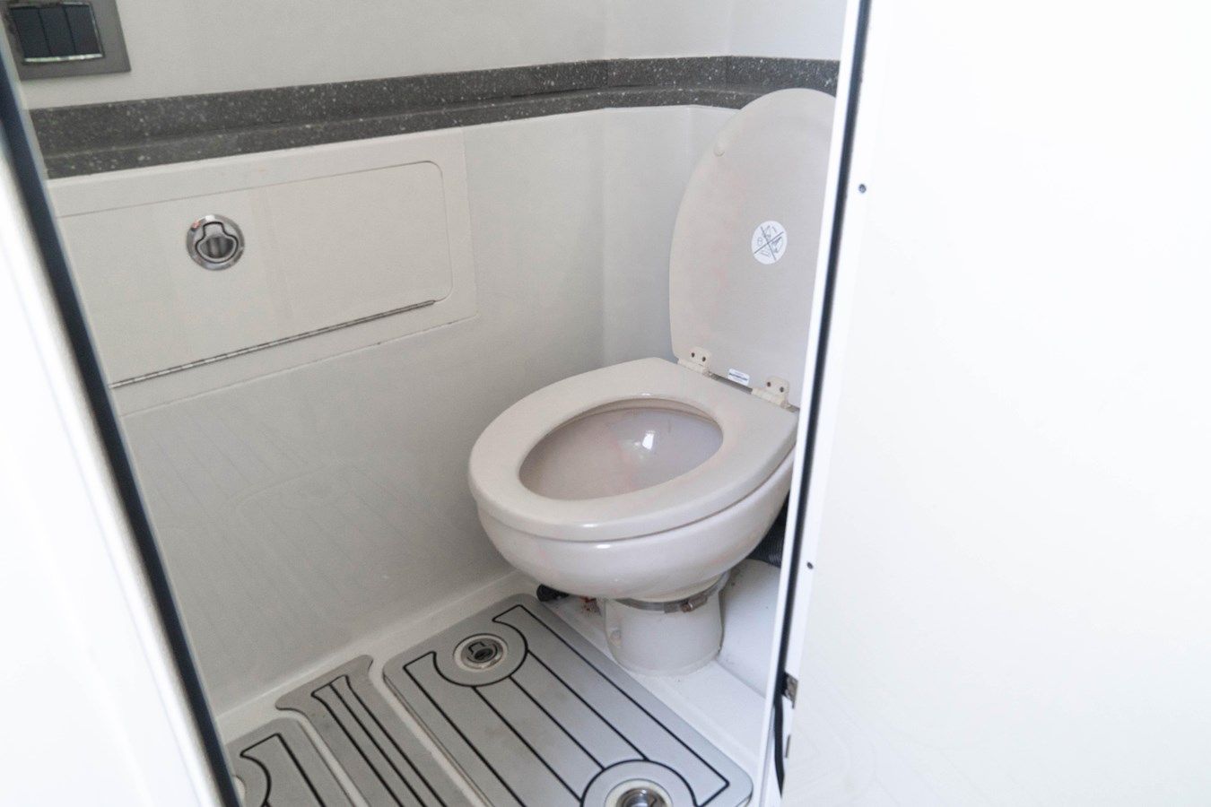 Buy a 2018 HCB 39 Speciale at Shestakov Yacht Sales