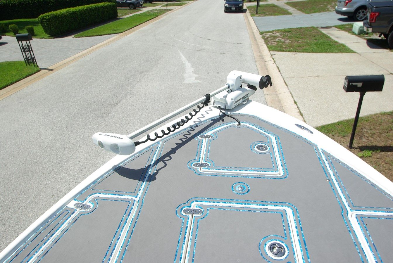 2010 Cape Horn Center Console 2010