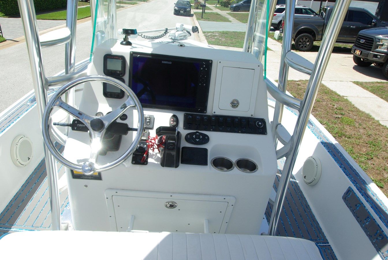 Лучшие предложения покупки яхты 2010 Cape Horn Center Console