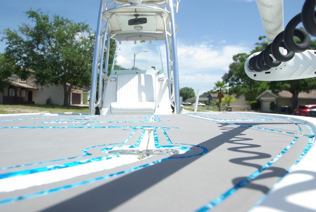 Лучшая цена на 2010 Cape Horn Center Console 2010