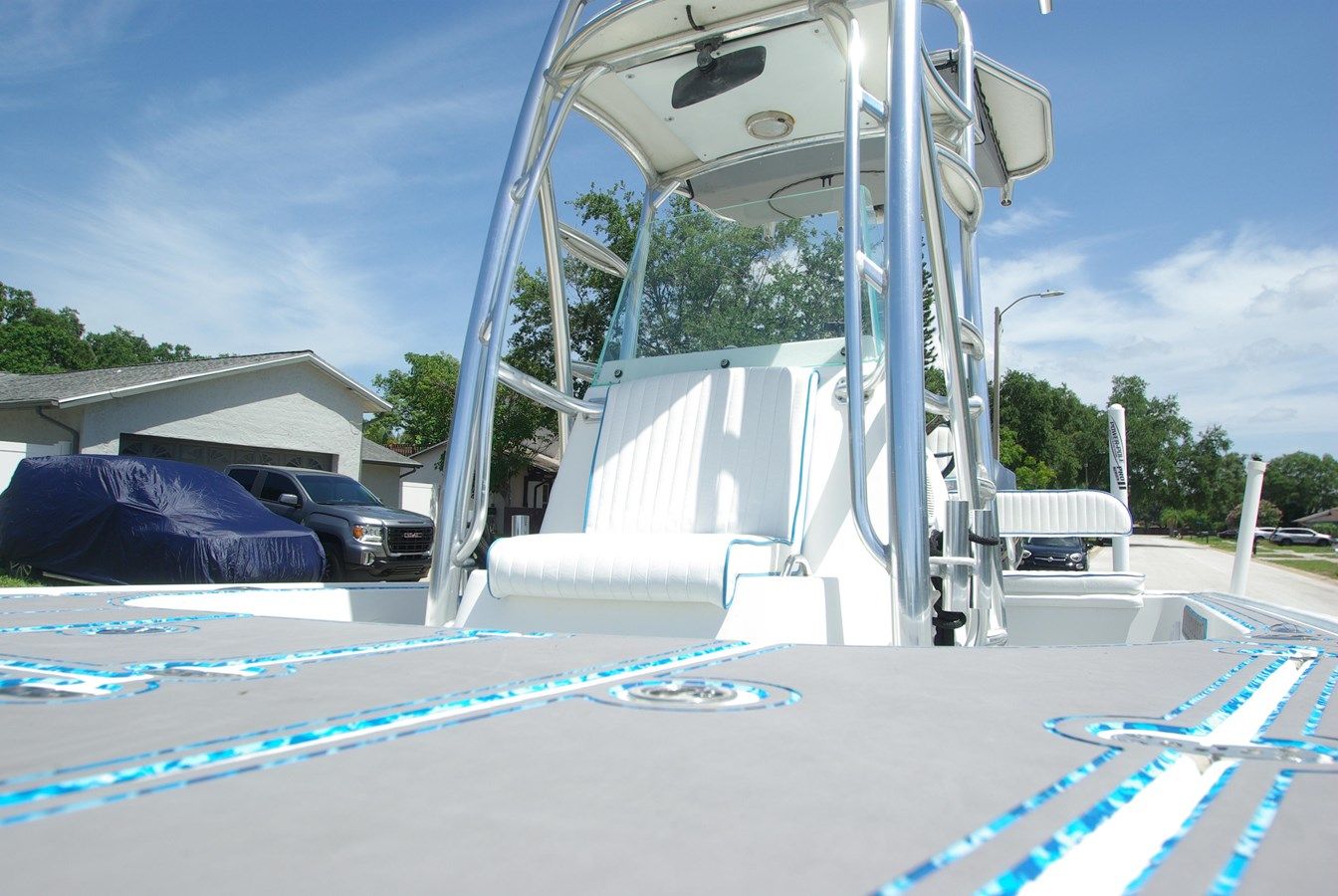 Стоимость яхты 2010 Cape Horn Center Console