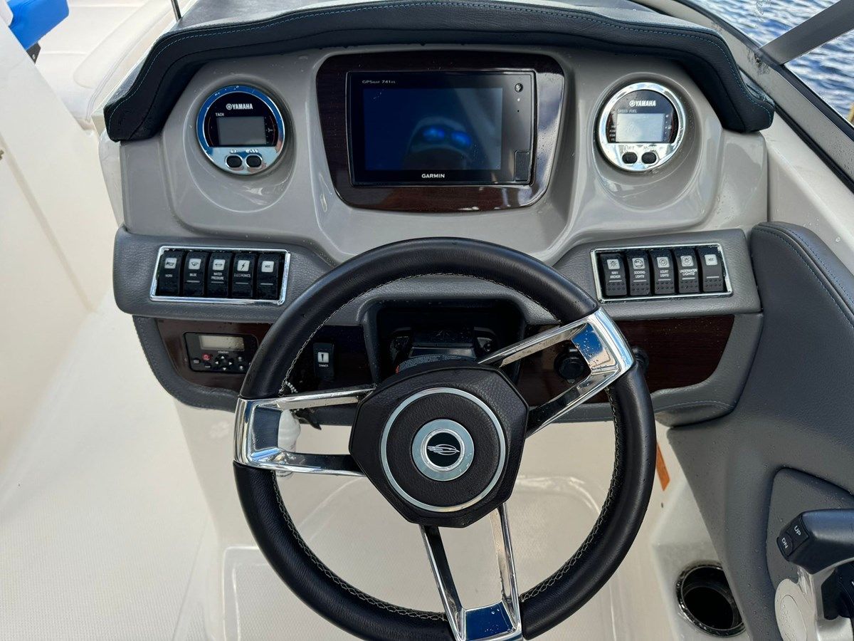 Стоимость яхты - - Chaparral