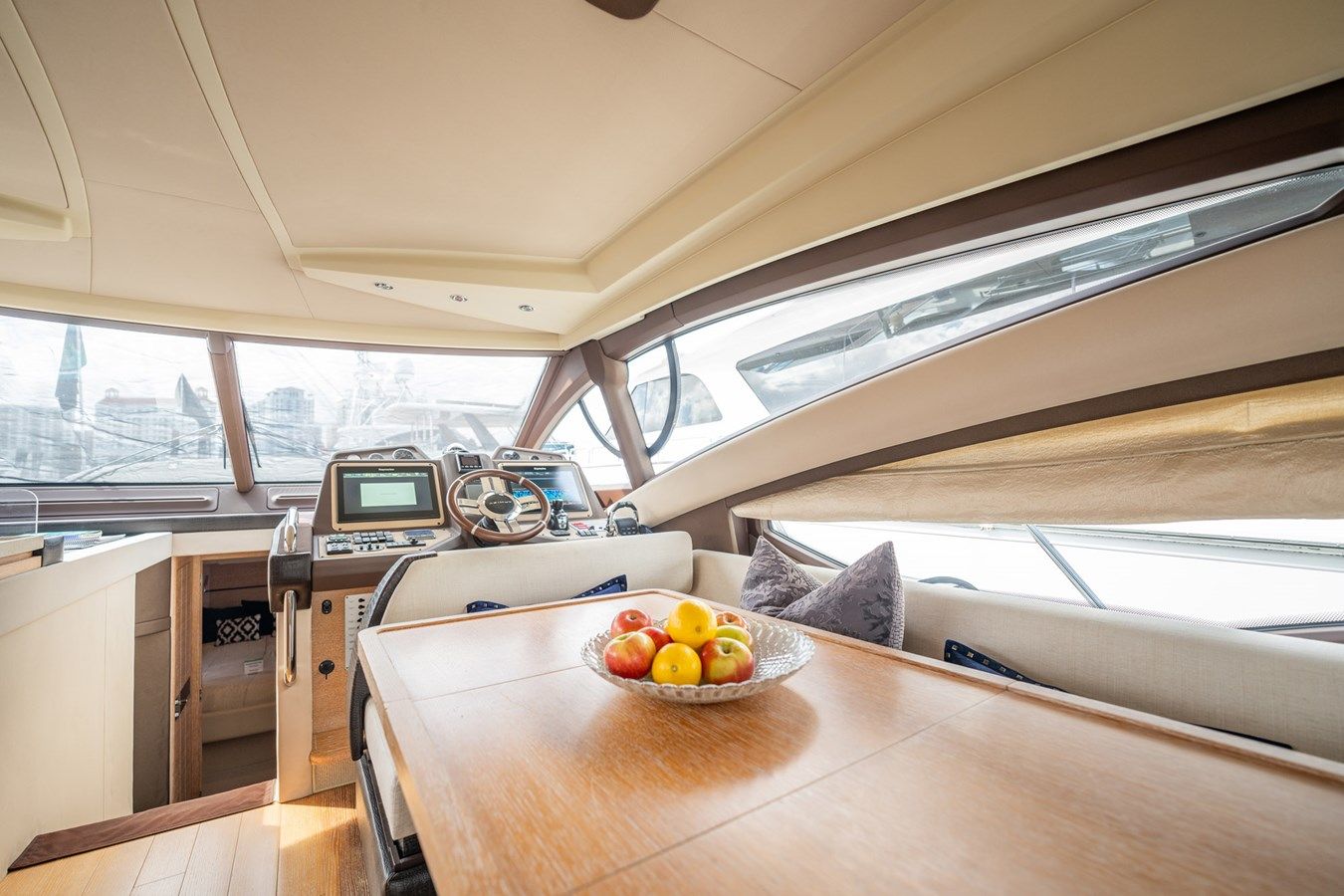 New Horizons 54 Flybridge