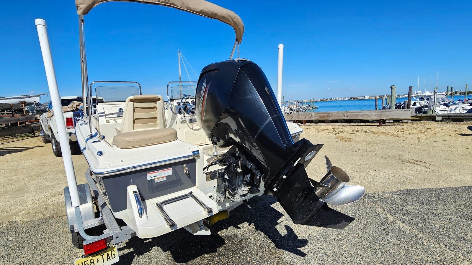 Купить яхту 2022 Scout 175 Sport Dorado в Shestakov Yacht Sales