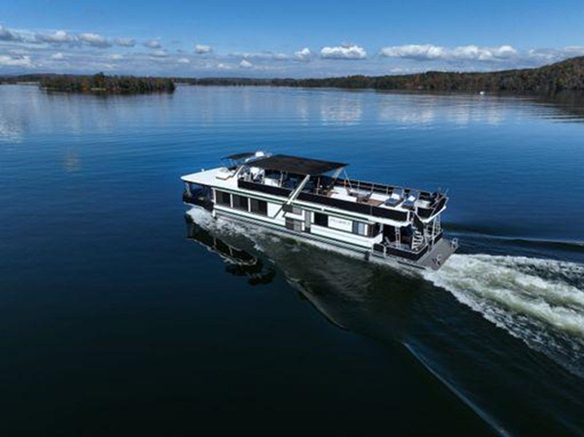 best yacht sales deals It's A Hoot IV 82