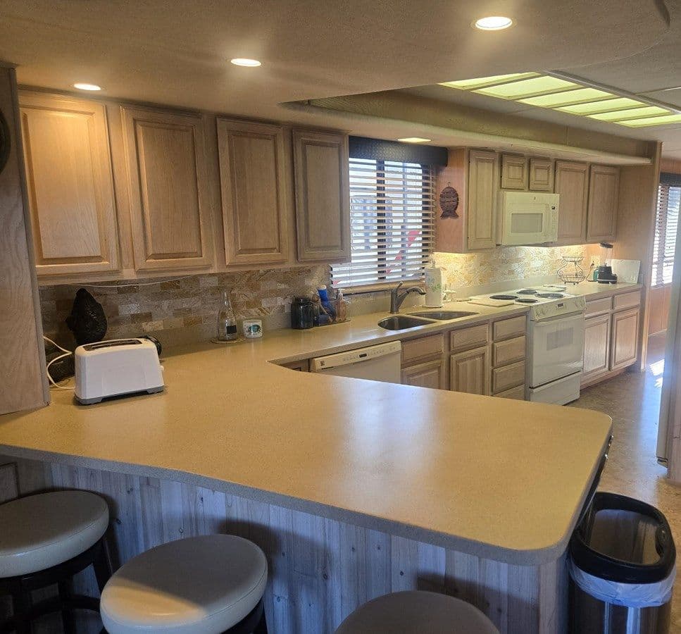 the best price on It's A Hoot IV 1996