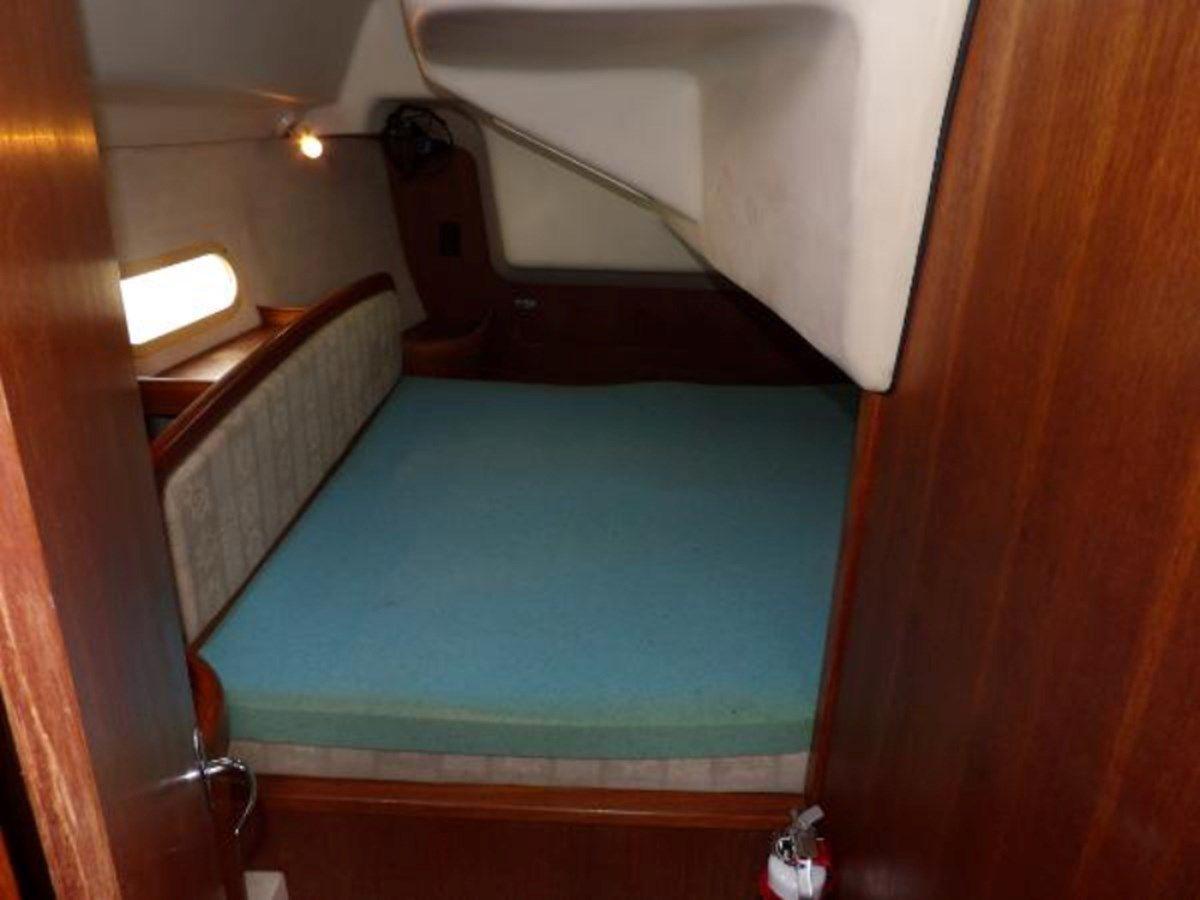 Buy a yacht 356 - HUNTER