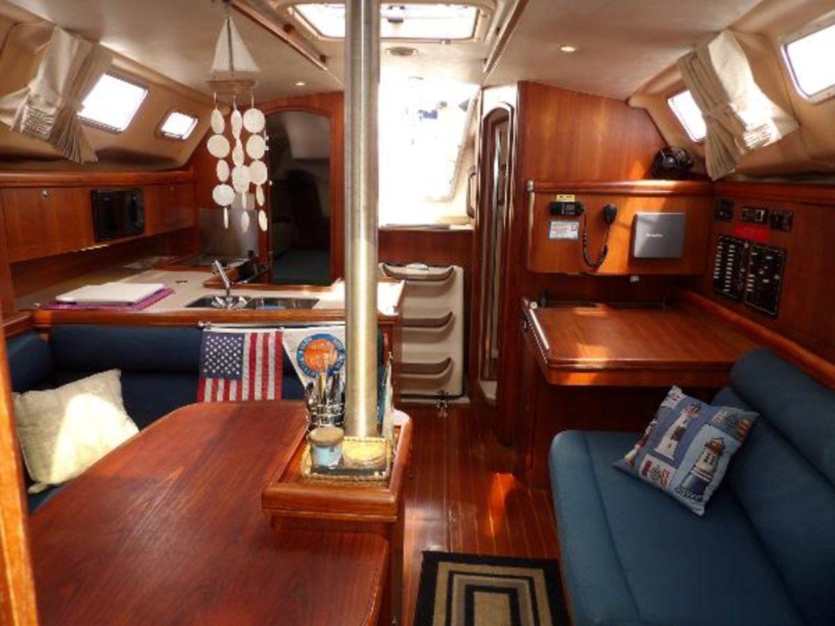 356 - HUNTER yacht sale