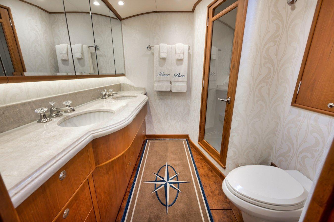 BREE 86' Enclosed Flybridge