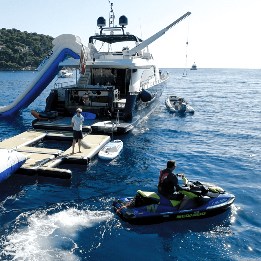 the best price on LADY AMANDA 98