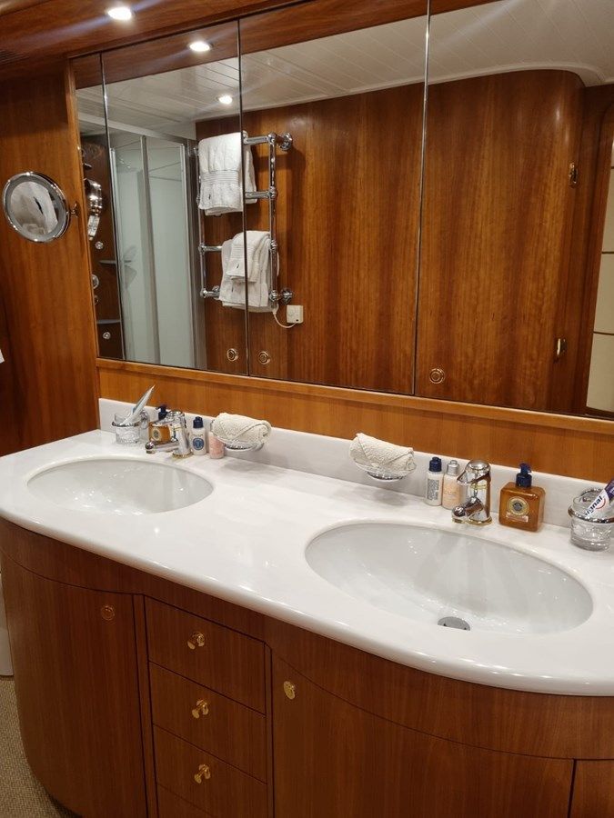 Buy a LADY AMANDA - COUACH at Shestakov Yacht Sales