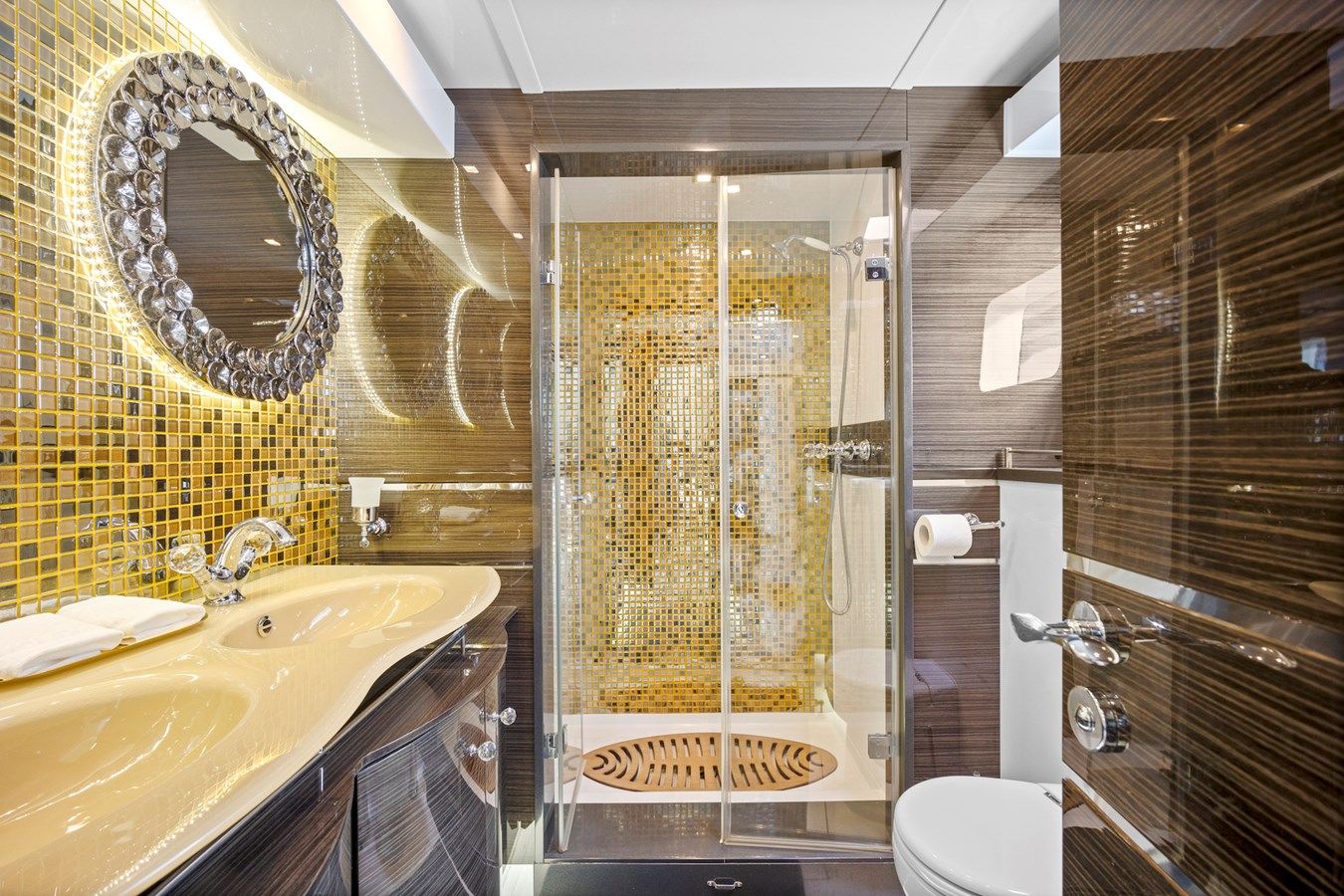 Купить яхту Clouds - SUNREEF в Shestakov Yacht Sales