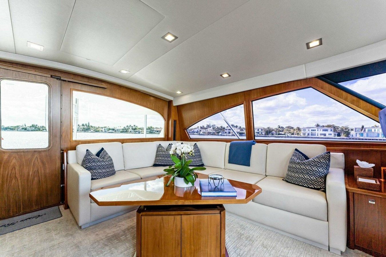 Купить Aussie Rules 92 Enclosed Bridge