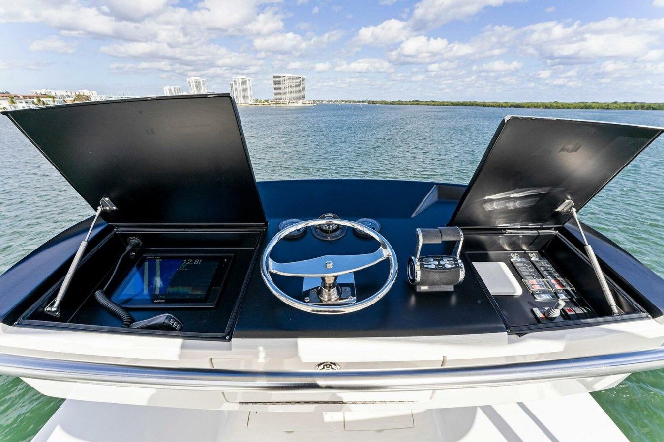 Стоимость яхты Aussie Rules 92 Enclosed Bridge