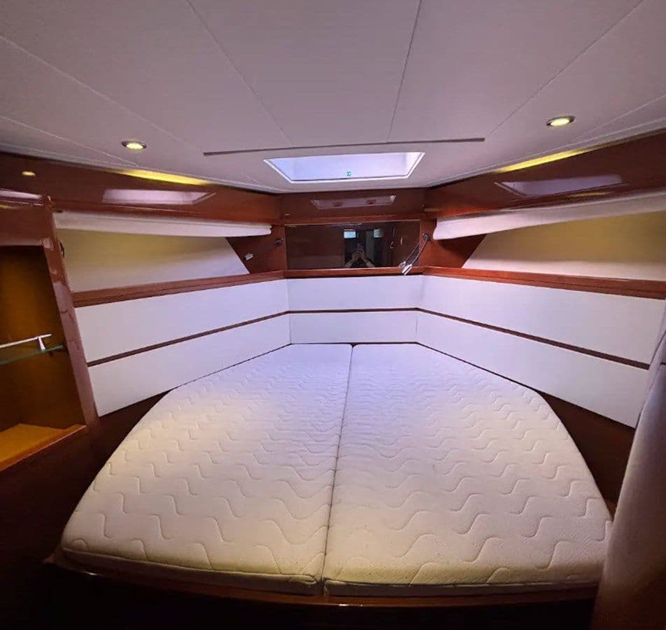 Buy a BENETEAU TSWIFT TRAWLER 52 55 at Shestakov Yacht Sales