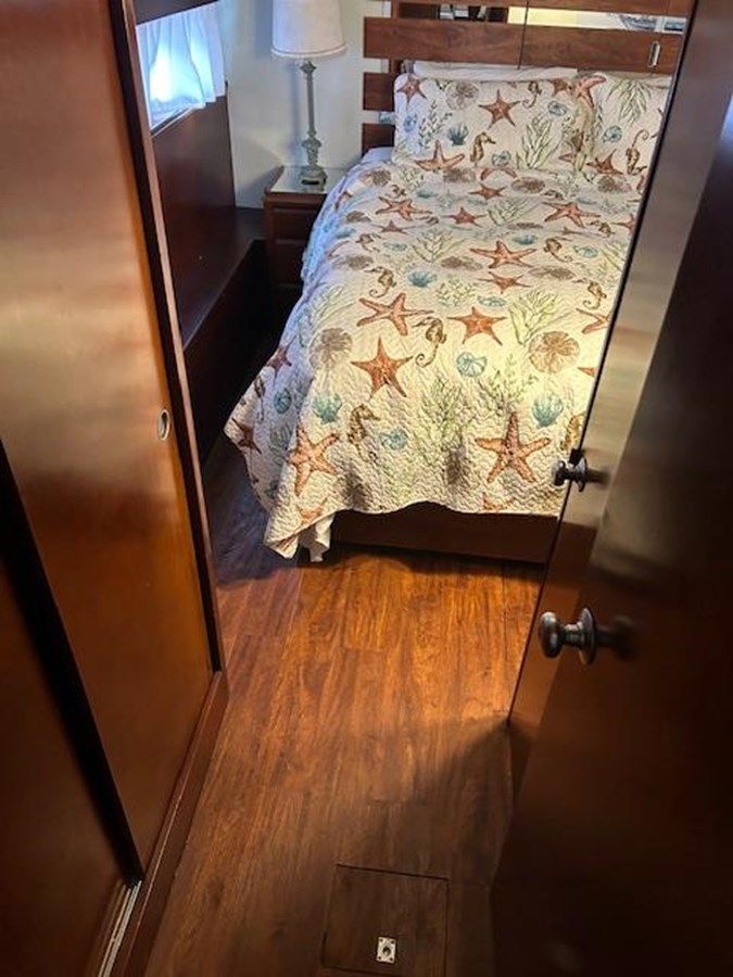 Buy a yacht OLYMPIC FLUSH DECK