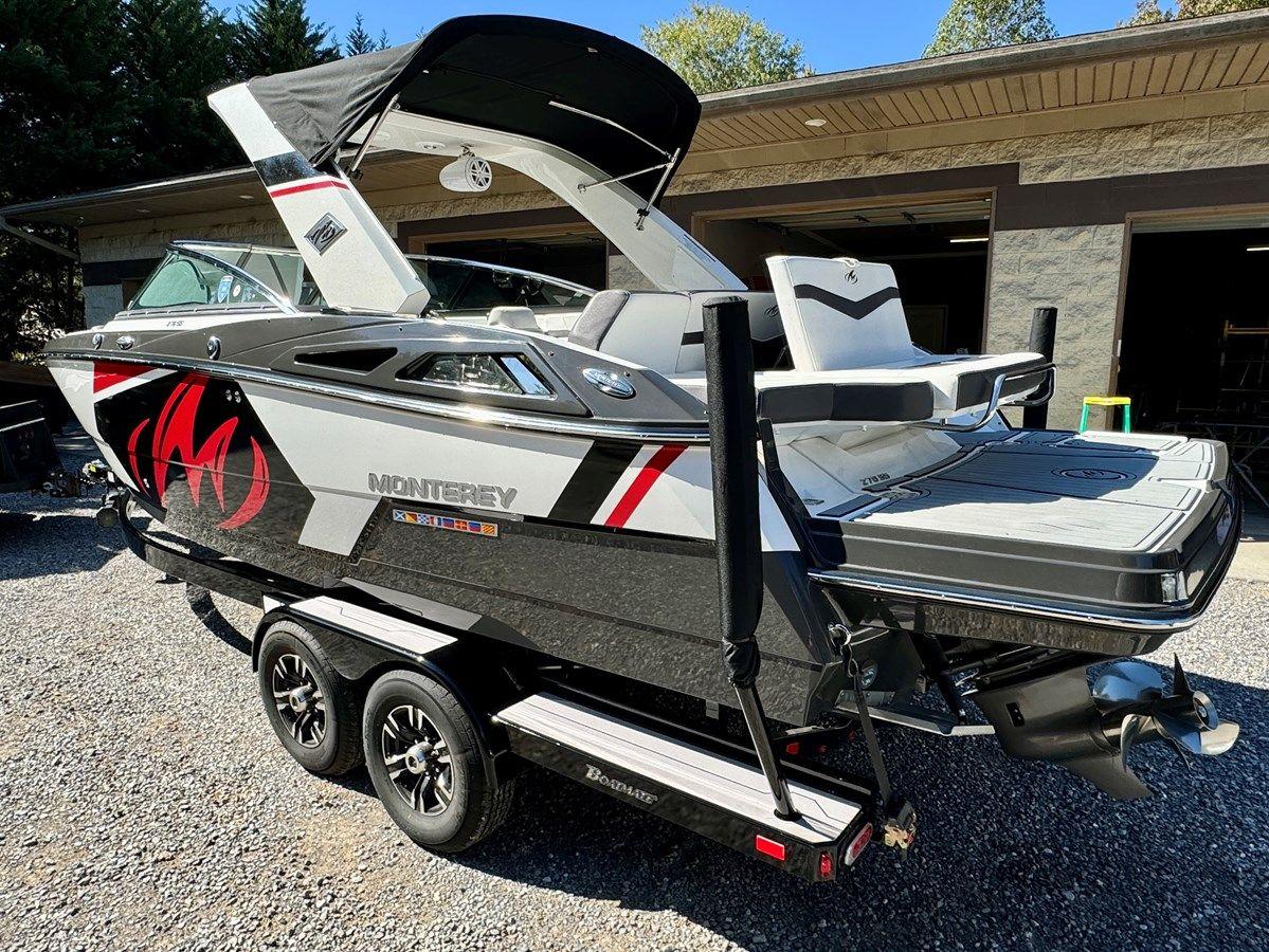 the best price on 2019 Monterey 278 SS KNX