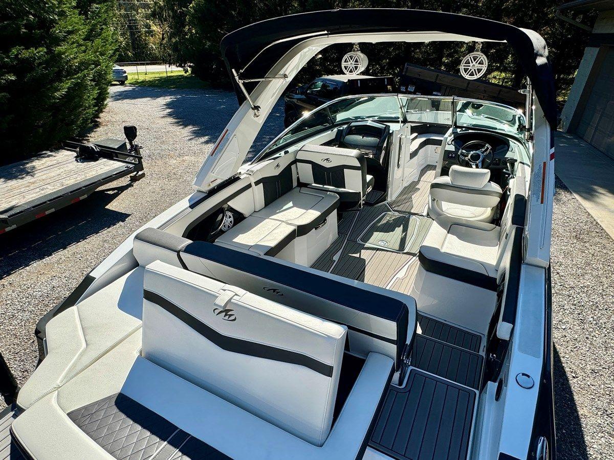 2019 Monterey 278 SS KNX 26 yacht sale