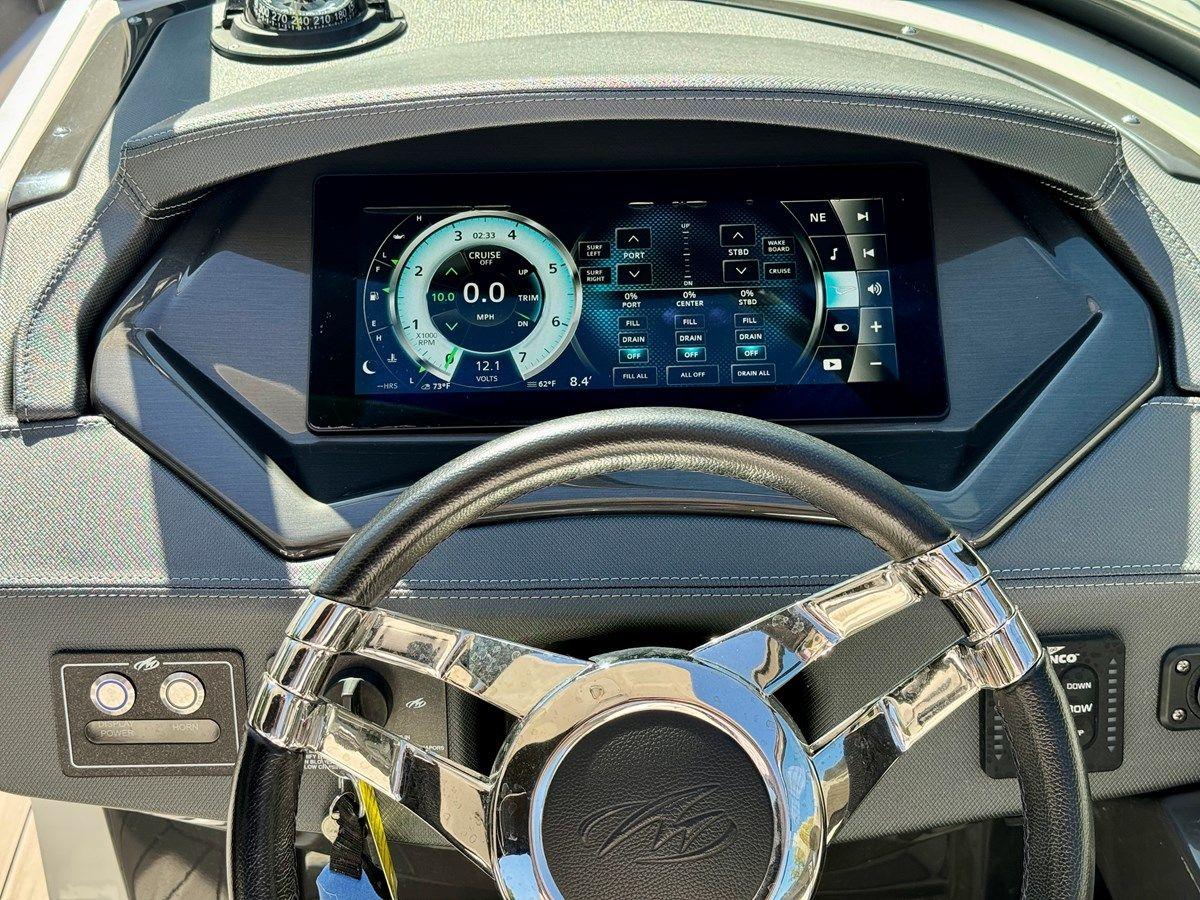 best yacht sales deals 2019 Monterey 278 SS KNX - MONTEREY