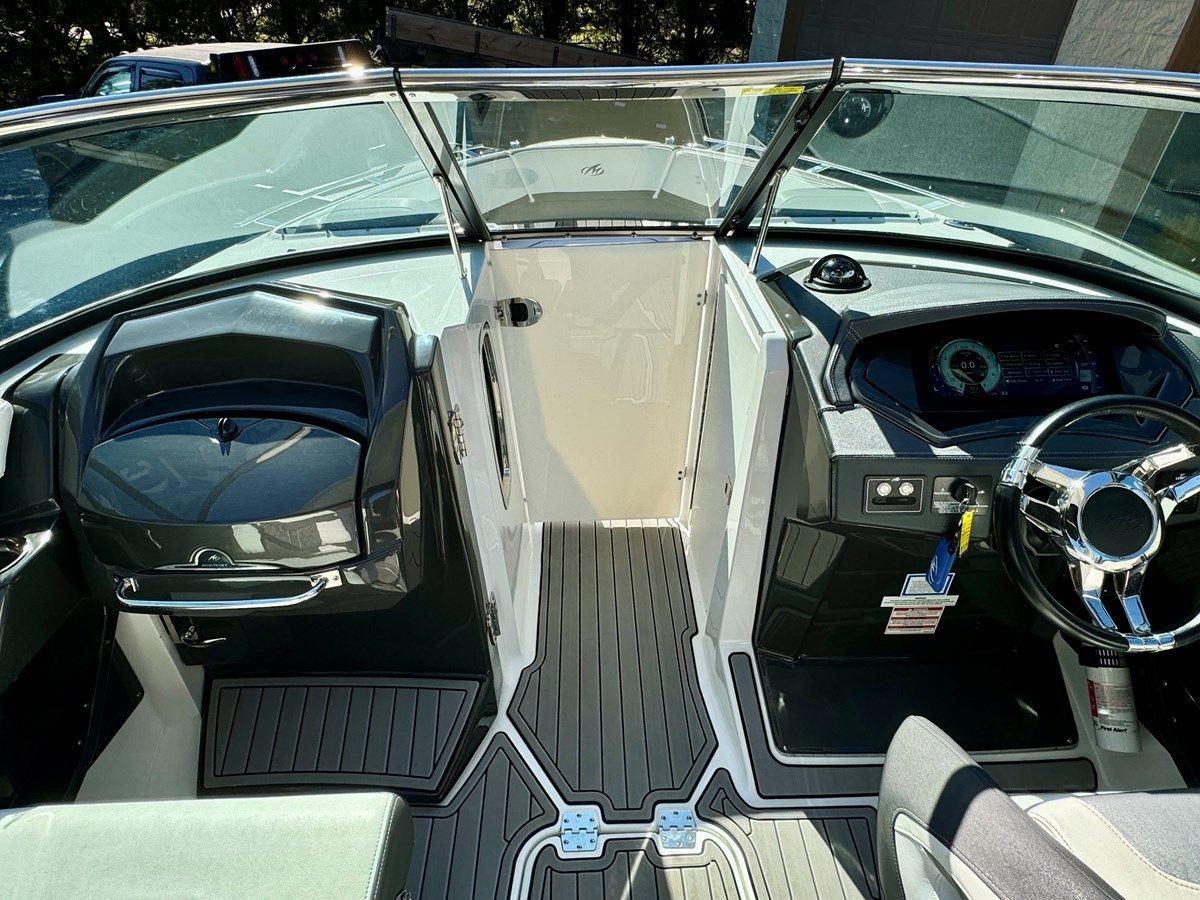 Buy a yacht 2019 Monterey 278 SS KNX 278 SS