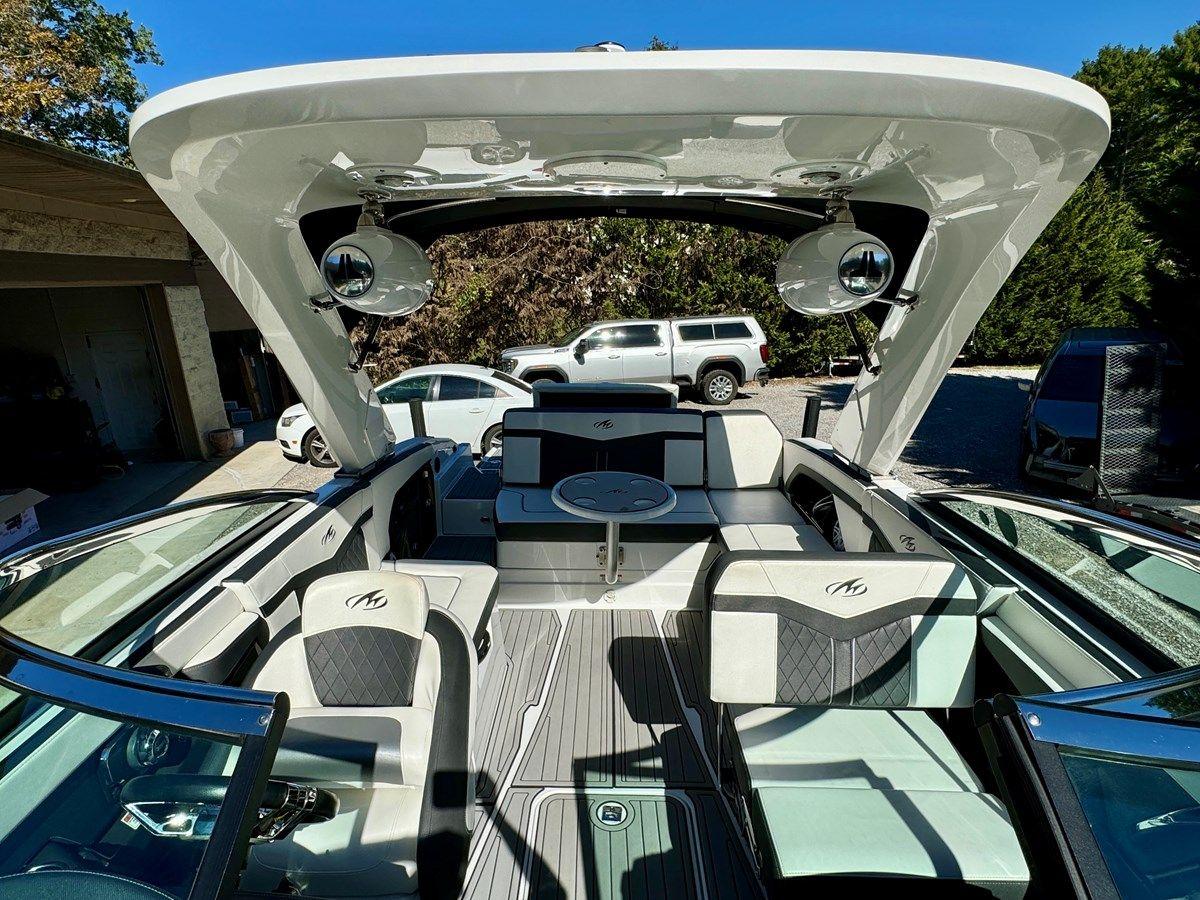 Buy a yacht 2019 Monterey 278 SS KNX - MONTEREY