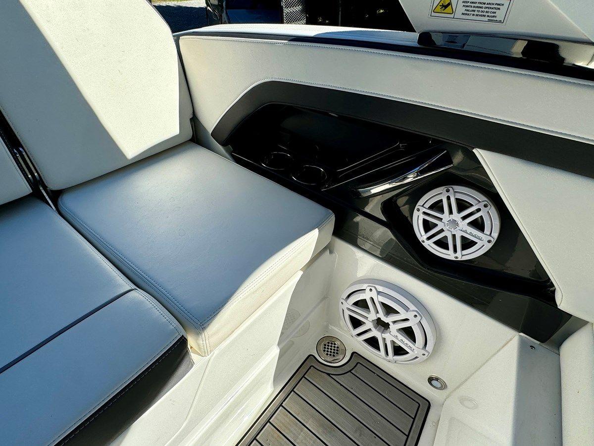 2019 Monterey 278 SS KNX - MONTEREY