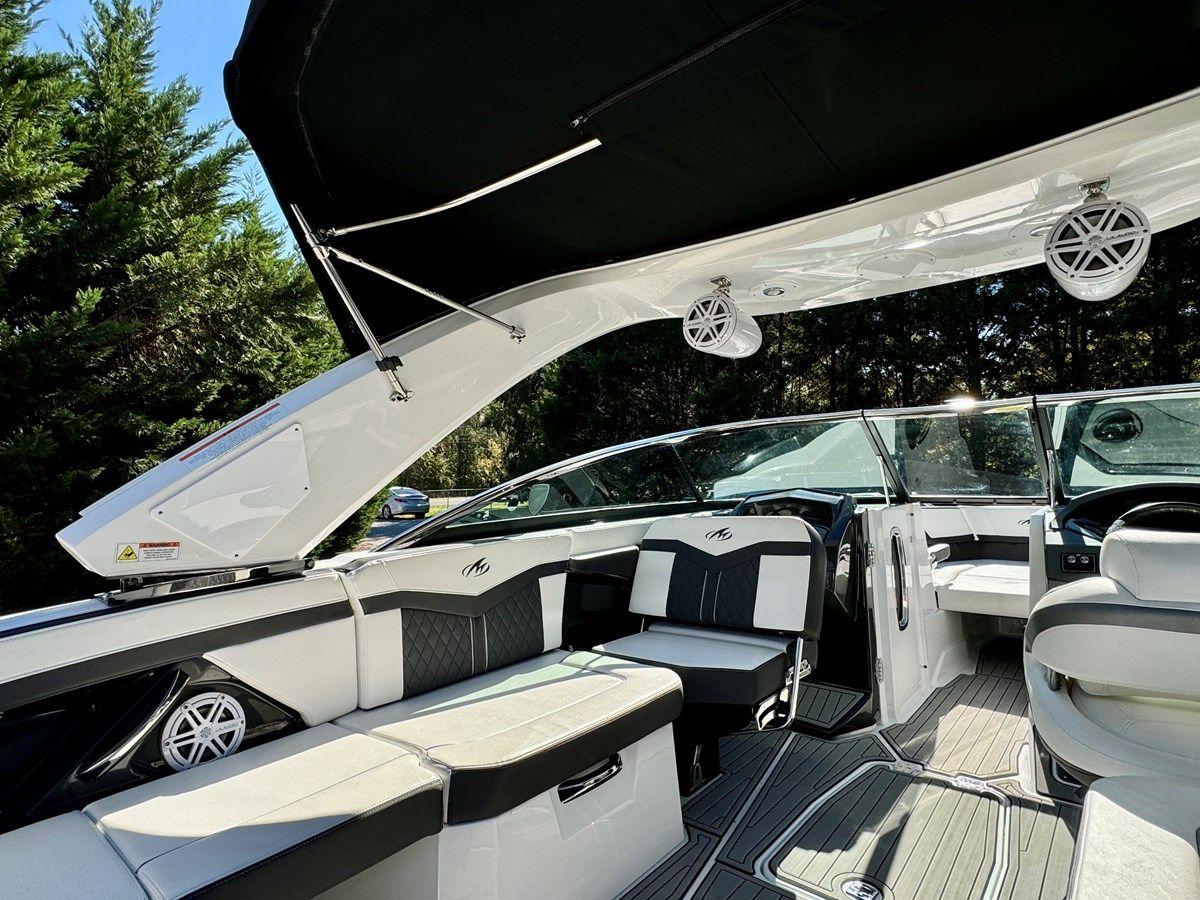 best yacht sales deals 2019 Monterey 278 SS KNX 278 SS