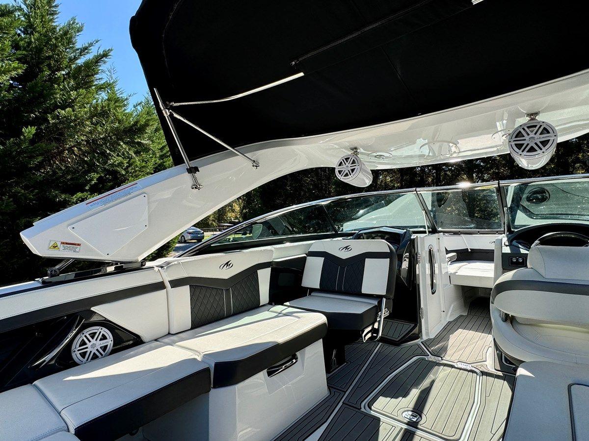Buy a yacht 2019 Monterey 278 SS KNX