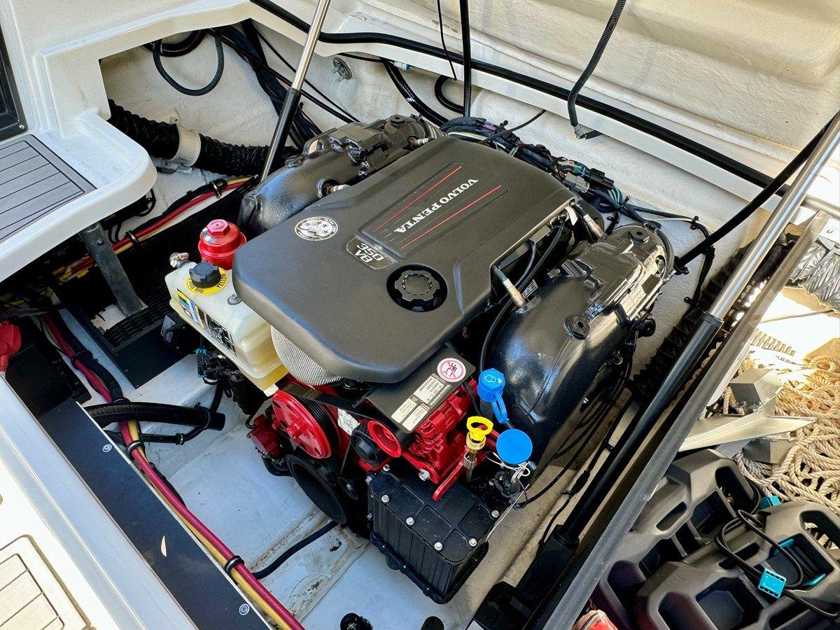 best yacht sales deals 2019 Monterey 278 SS KNX - MONTEREY