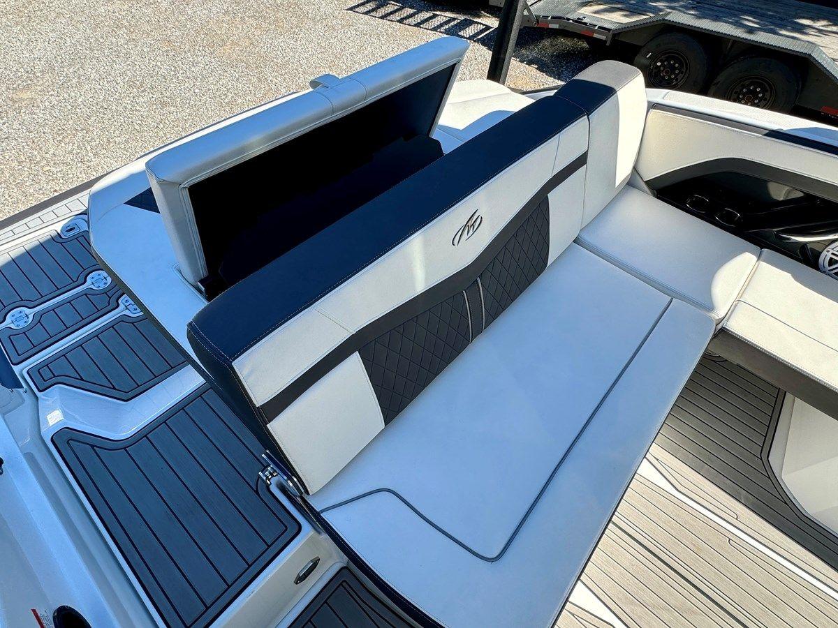 Buy a yacht 2019 Monterey 278 SS KNX - MONTEREY