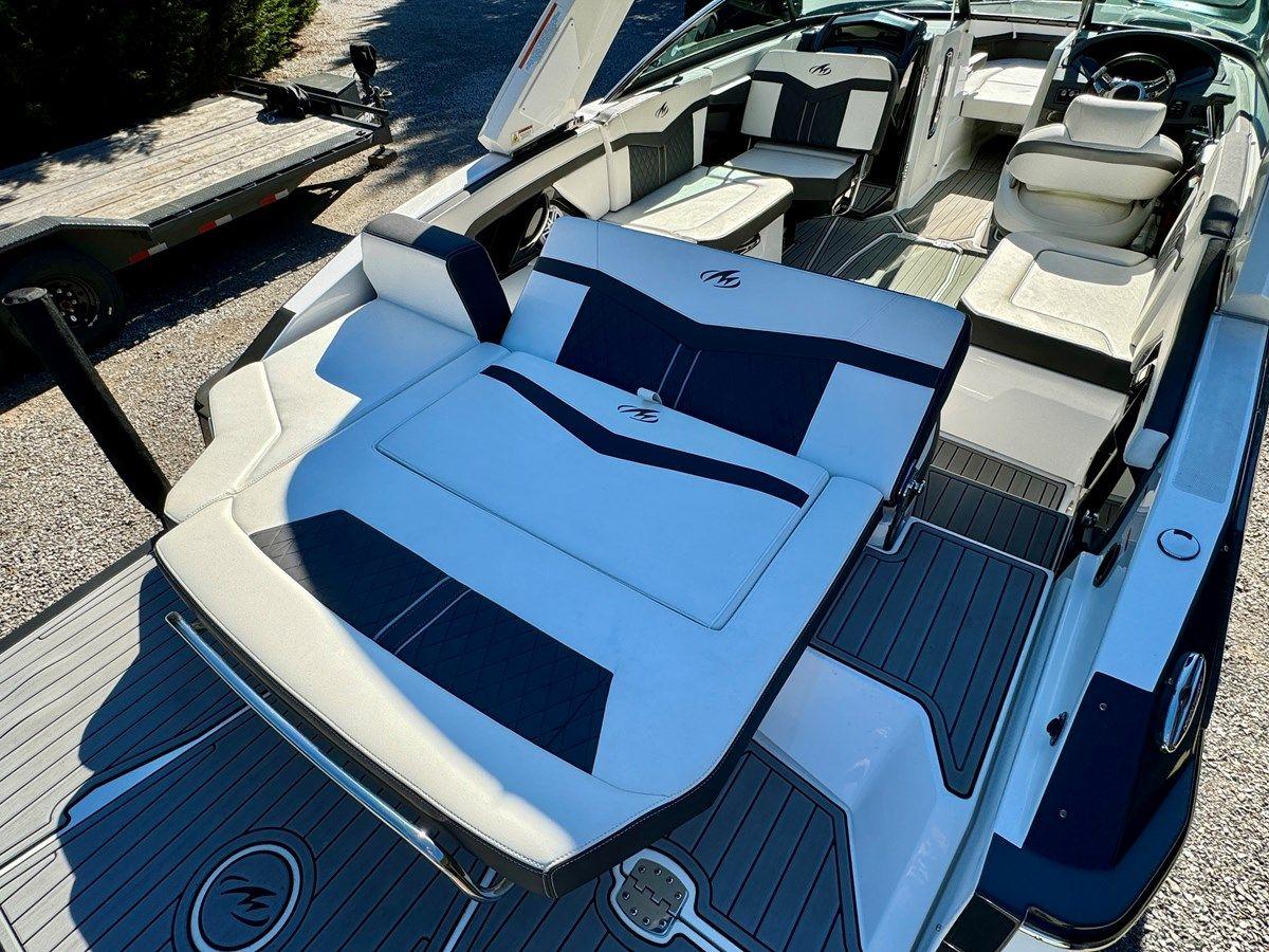 the best price on 2019 Monterey 278 SS KNX 2019