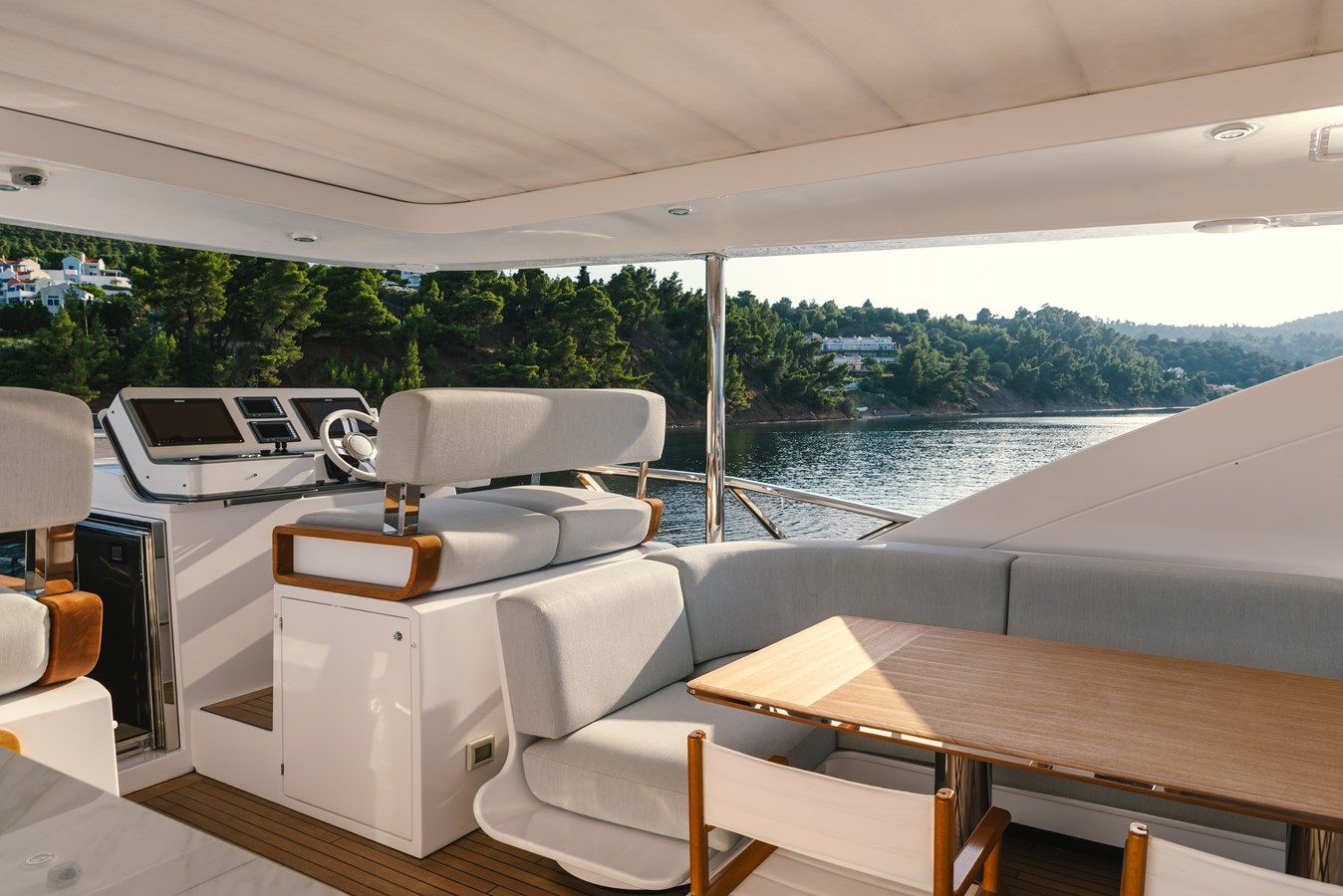 Купить яхту TAMUSIA - Azimut Yachts в Shestakov Yacht Sales