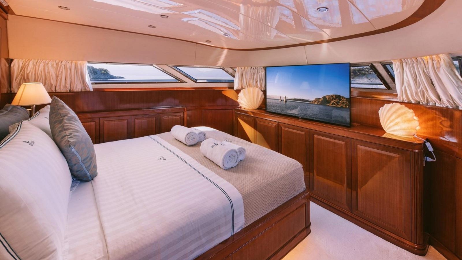 the best price on MY ELVI 99