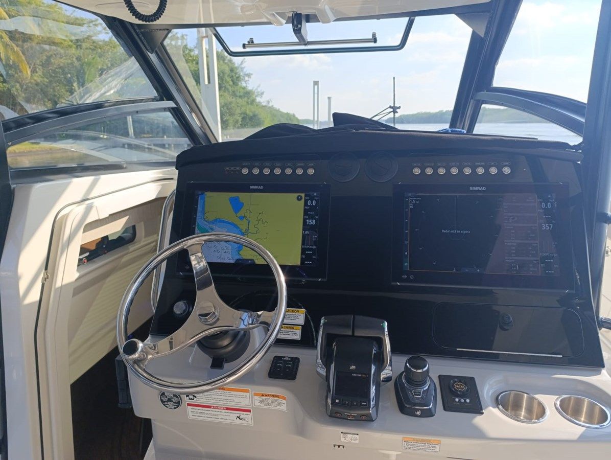 Bravia - Boston Whaler yacht sale