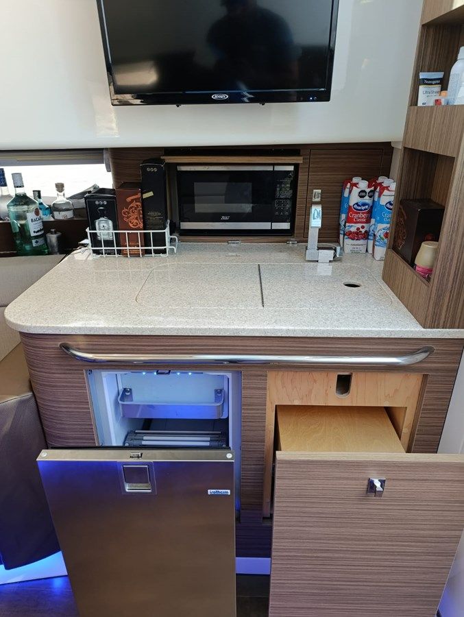 Buy a yacht Bravia - Boston Whaler