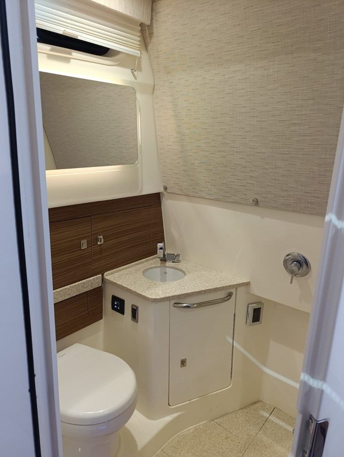 best yacht sales deals Bravia - Boston Whaler