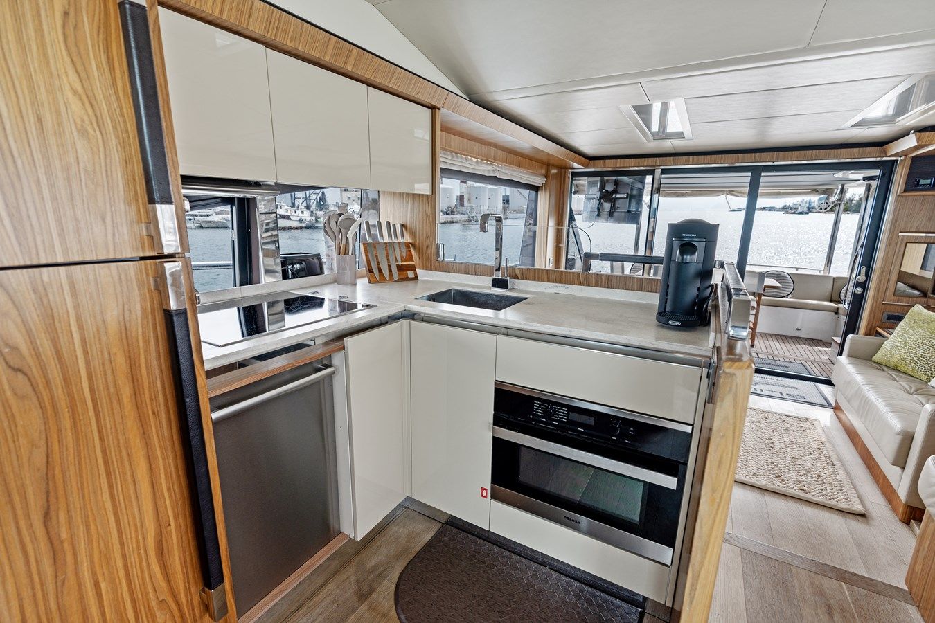 SLIDE - Absolute Yachts yacht sale