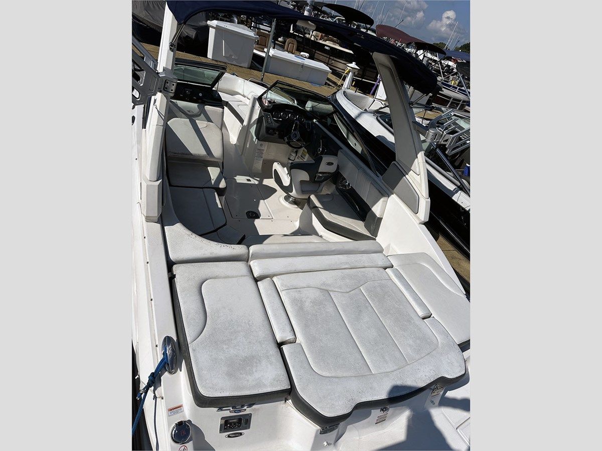 best yacht sales deals 2020 CHAPARRAL 23 SSI - Chaparral