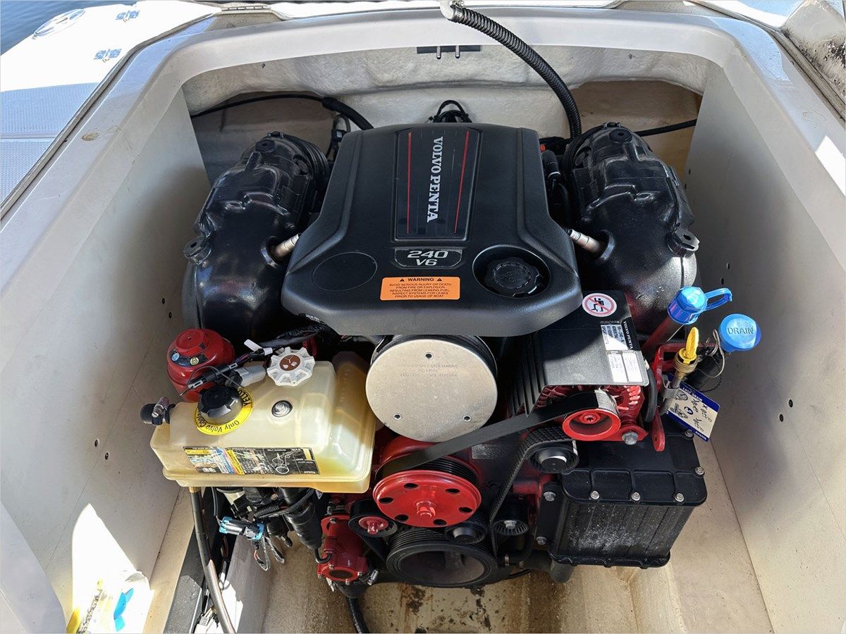 best yacht sales deals 2020 CHAPARRAL 23 SSI 23