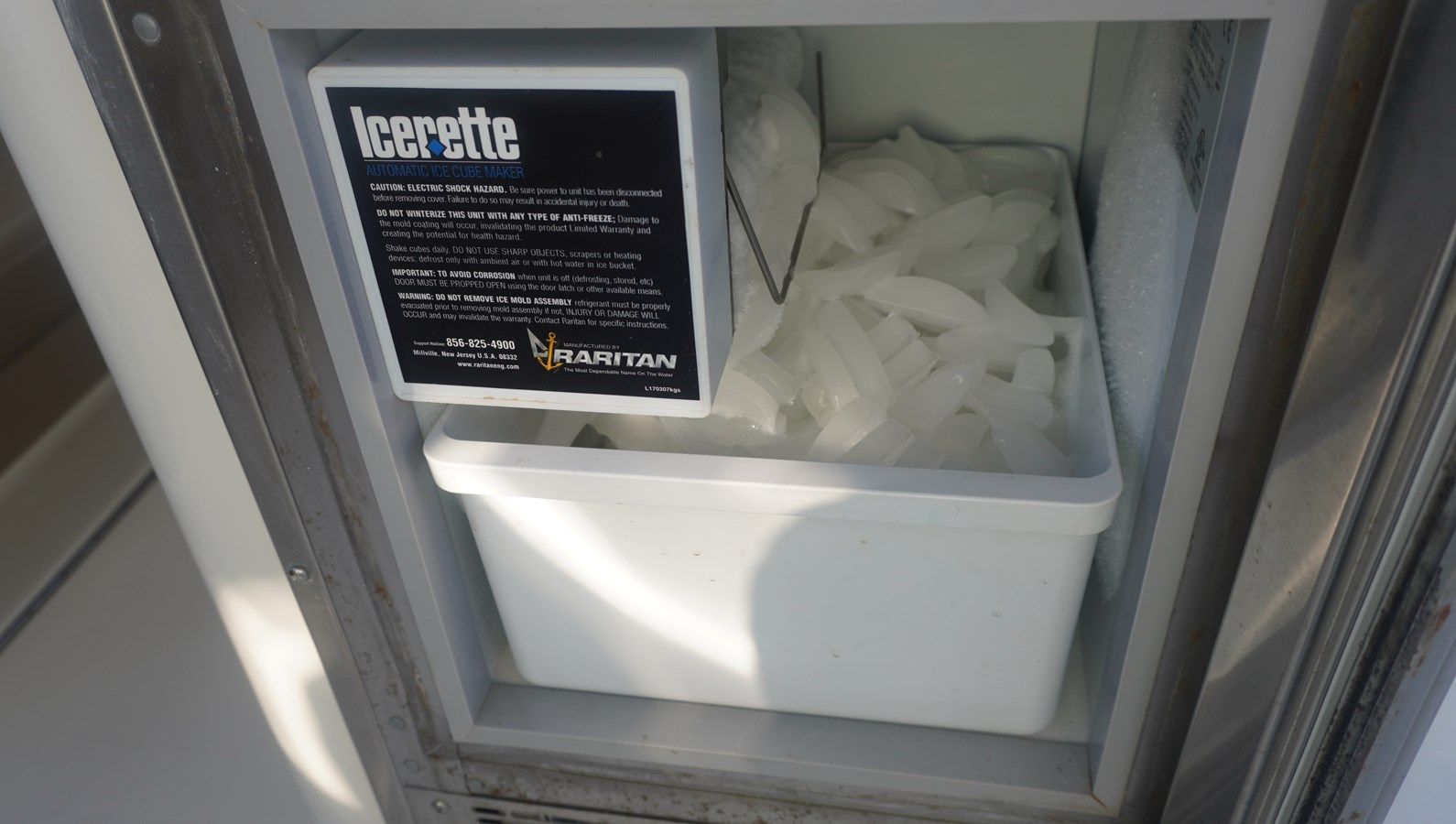 Купить яхту Sea Ray 340 Amberjack - SEA RAY в Shestakov Yacht Sales