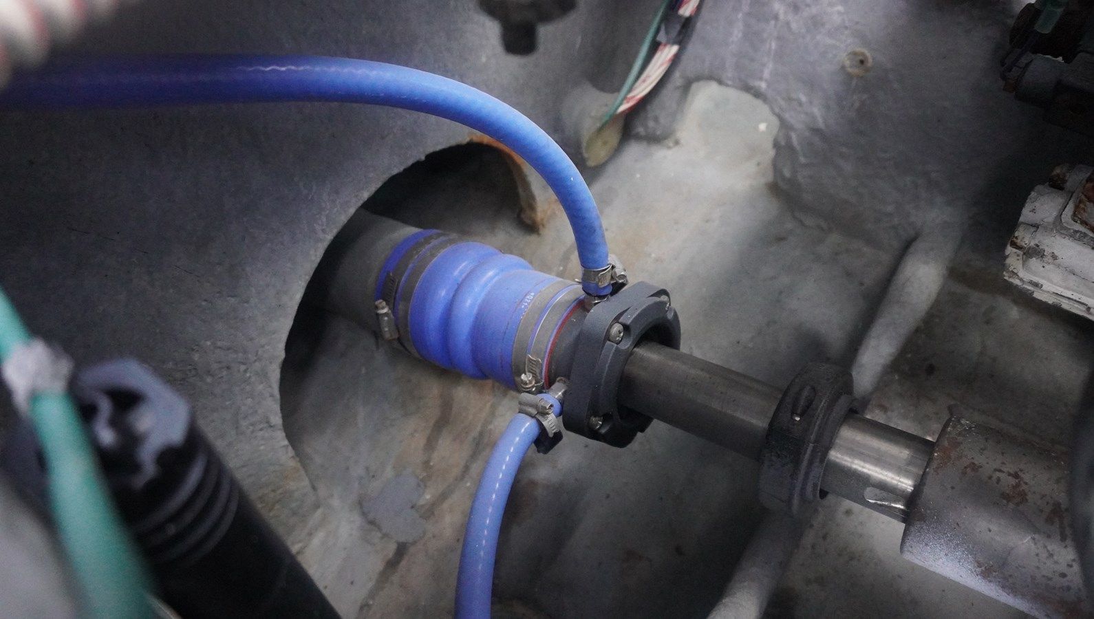 Купить яхту Sea Ray 340 Amberjack в Shestakov Yacht Sales