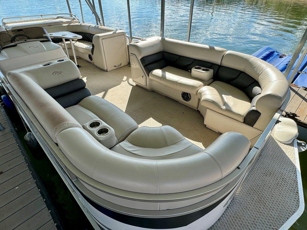 Купить 08 Manitou Legacy 24 Tritoon NLDF