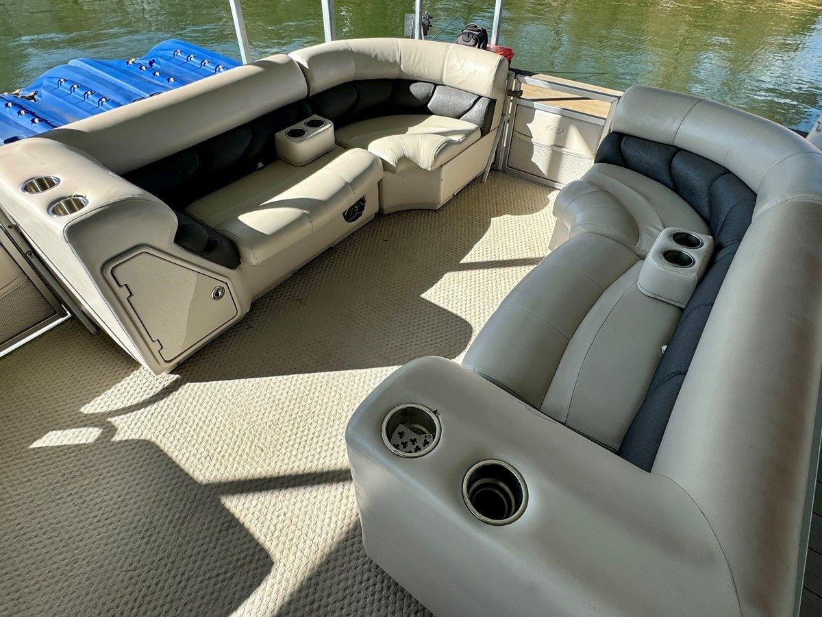 Стоимость яхты 08 Manitou Legacy 24 Tritoon NLDF Legacy 24 Tritoon