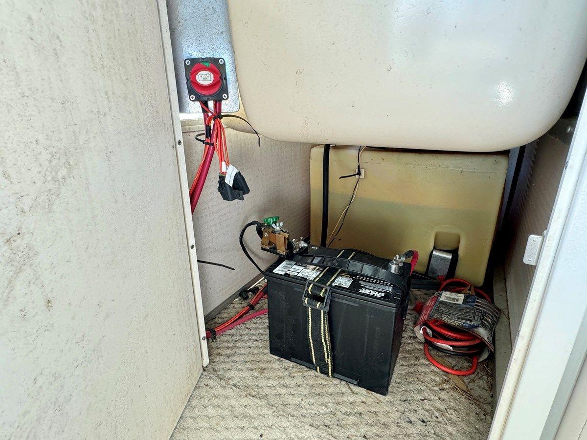 Лучшие предложения покупки яхты 08 Manitou Legacy 24 Tritoon NLDF Legacy 24 Tritoon