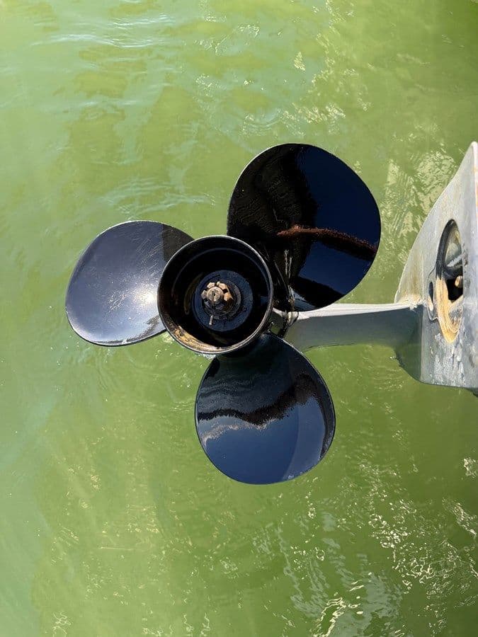 08 Manitou Legacy 24 Tritoon NLDF 2008